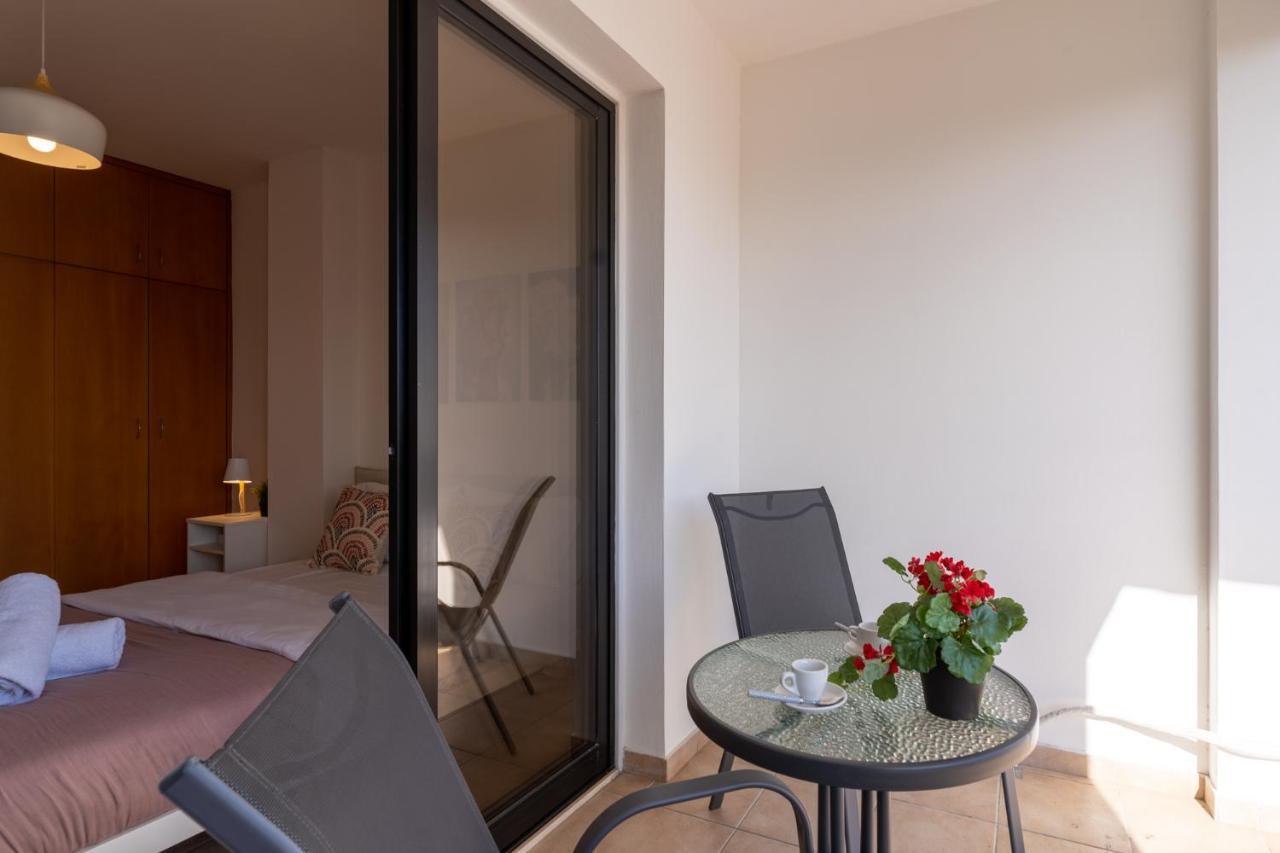 Polyn 1- Bedroom Apartment In ラルナカ エクステリア 写真